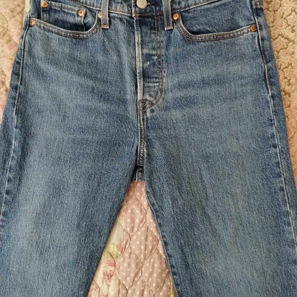 Levi W27 L26 wedgie straight jeans